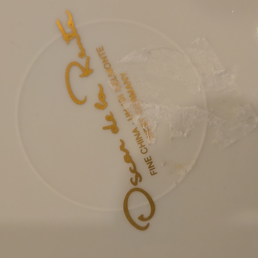 Oscar de la Renta Vintage Belmonte White Elegant Lattice Porcelain Serving Plate - Picture 5 of 7